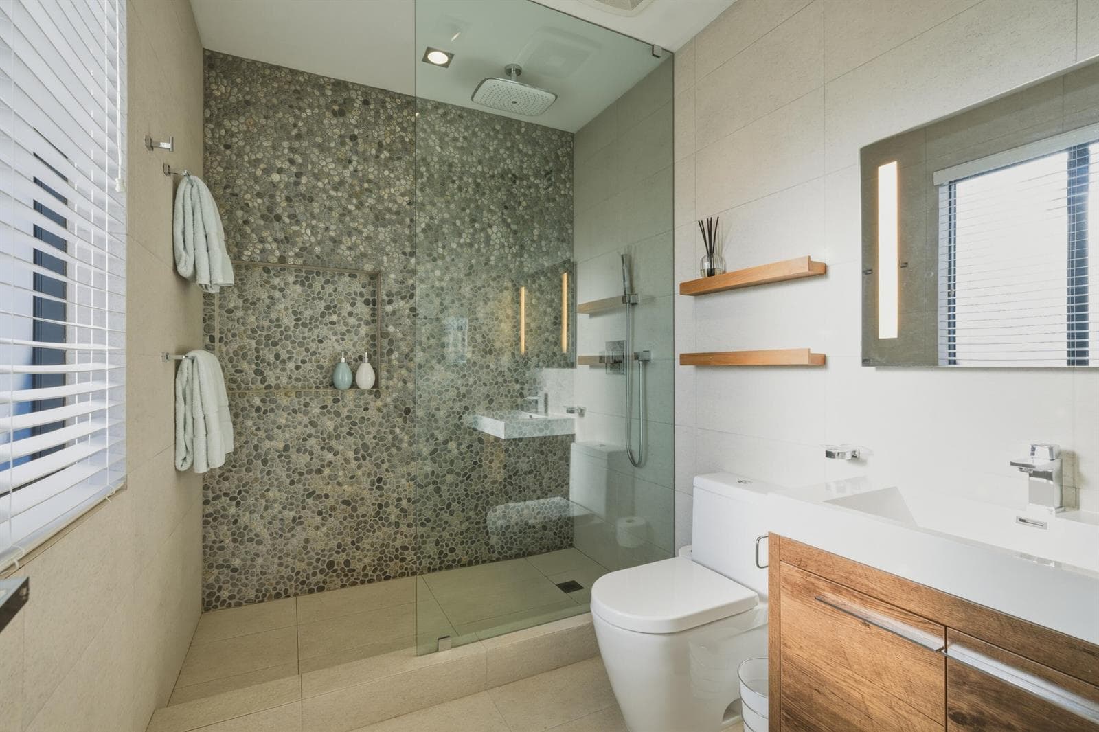 1676 S Ocean Lane 253 photo 22