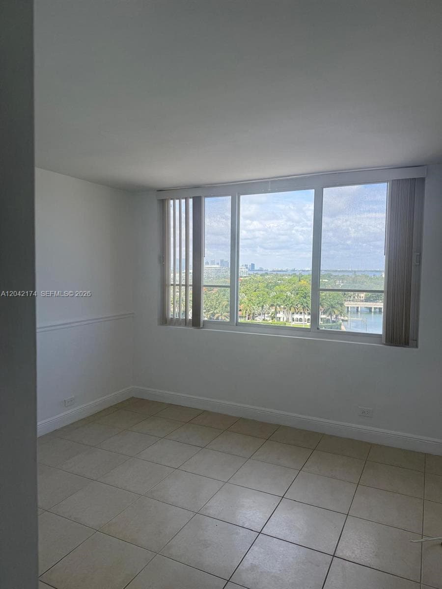 5005 Collins Ave 1104 photo 7