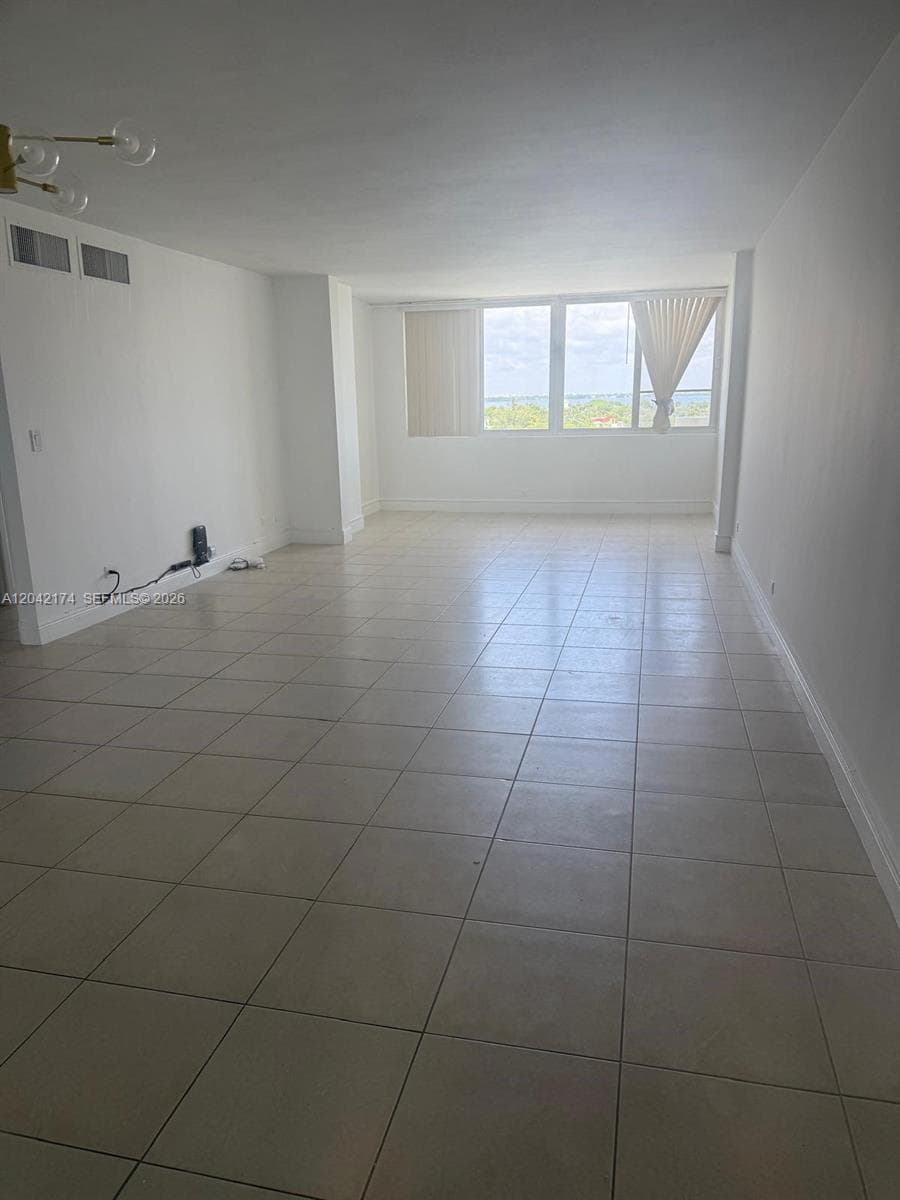 5005 Collins Ave 1104 photo 8