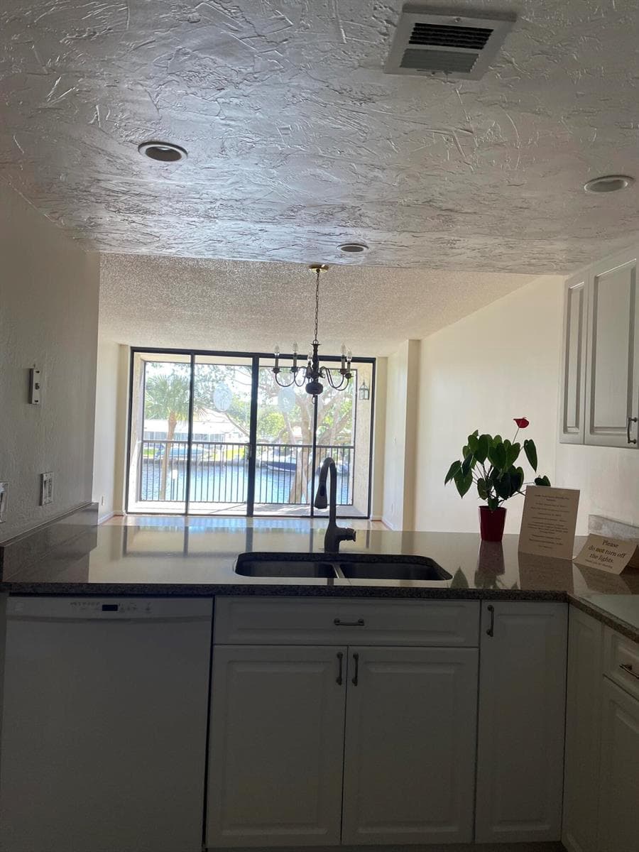 14 Royal Palm Way 204 photo 7