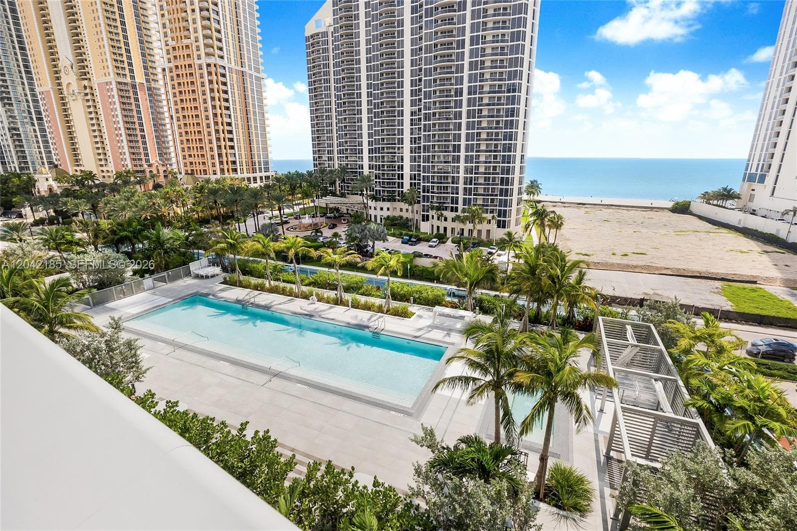17550 Collins Ave 702 photo 17