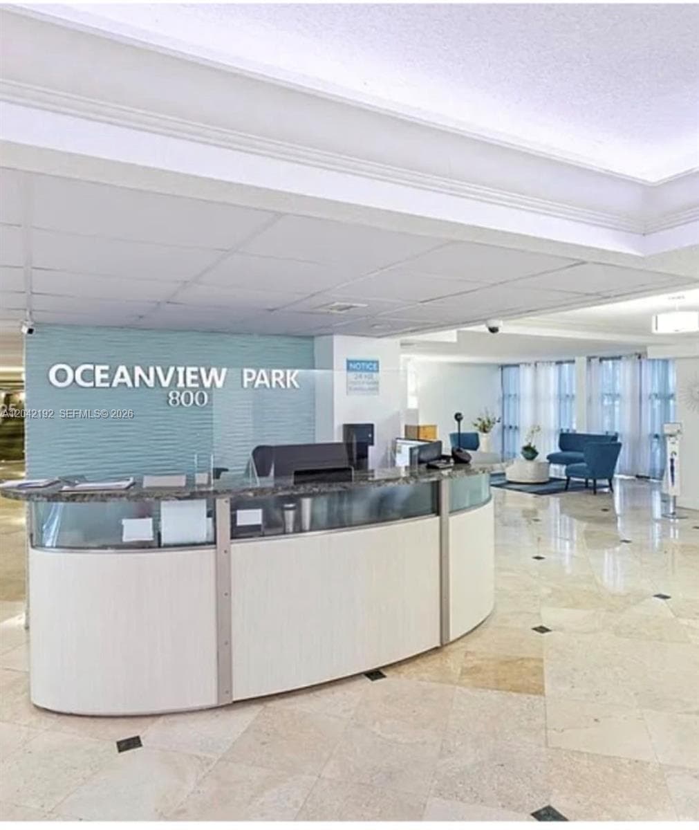 800 Parkview Dr 1018 photo 24