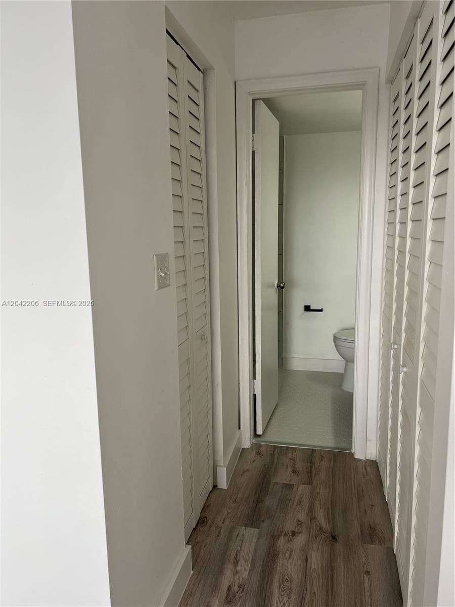 860 NE 78th St 303 photo 23