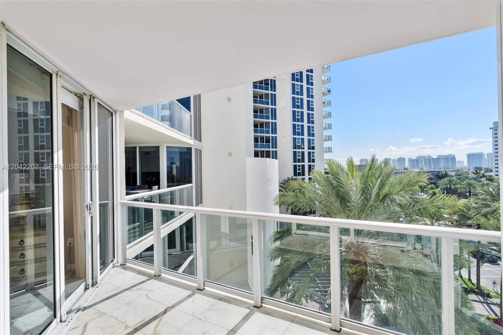 19333 Collins Ave 703 photo 24