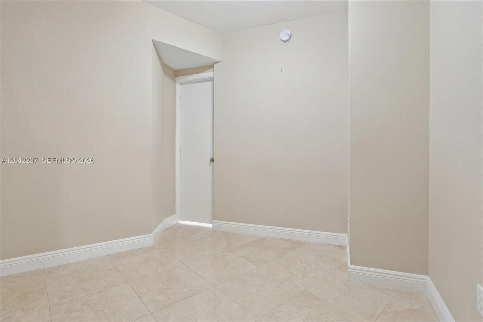 19333 Collins Ave 703 photo 11