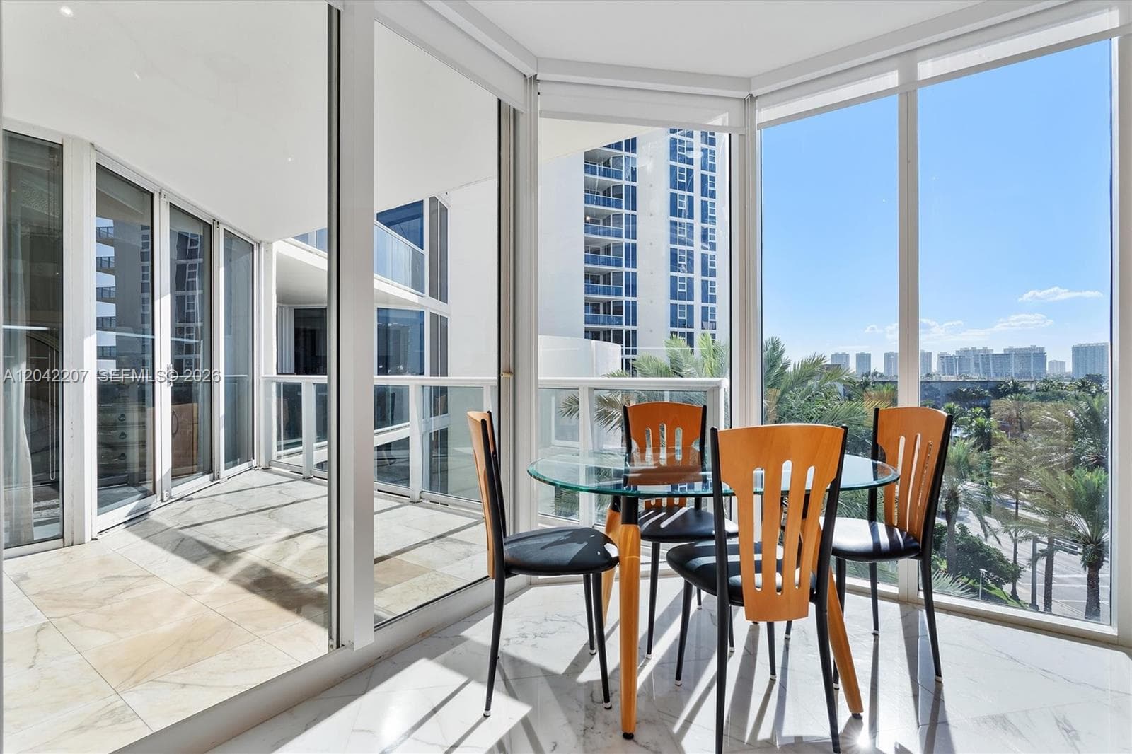 19333 Collins Ave 703 photo 8