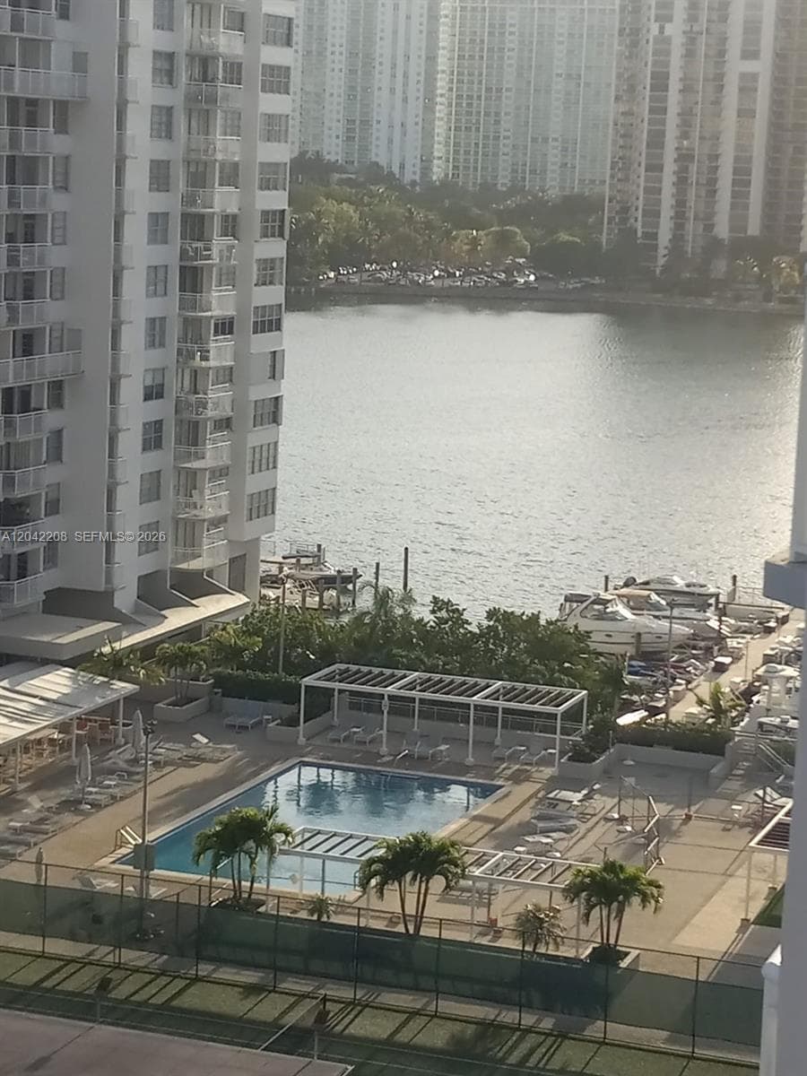 18021 Biscayne Blvd 1101 photo 3