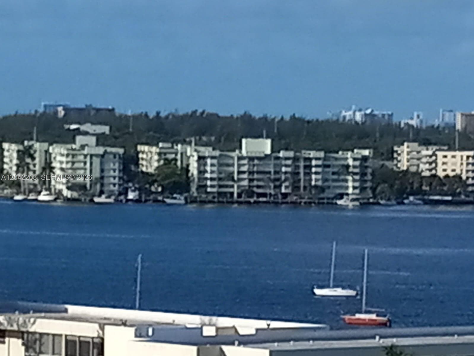 18021 Biscayne Blvd 1101 photo 1