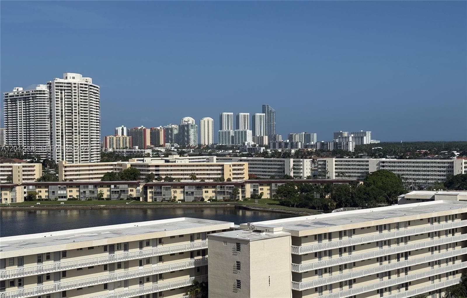 18021 Biscayne Blvd 1101 photo 15