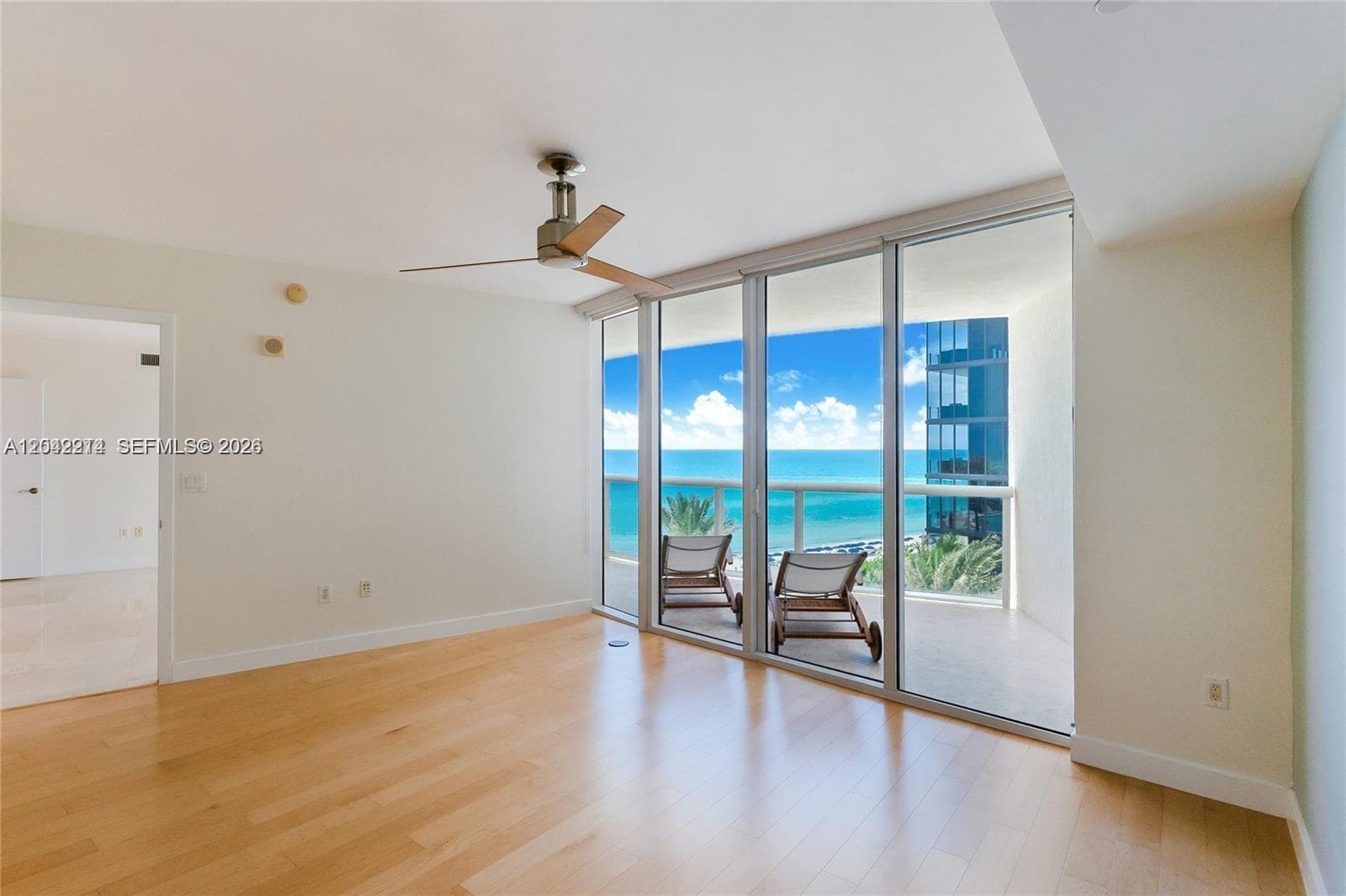 17201 Collins Ave+Den 803 photo 13