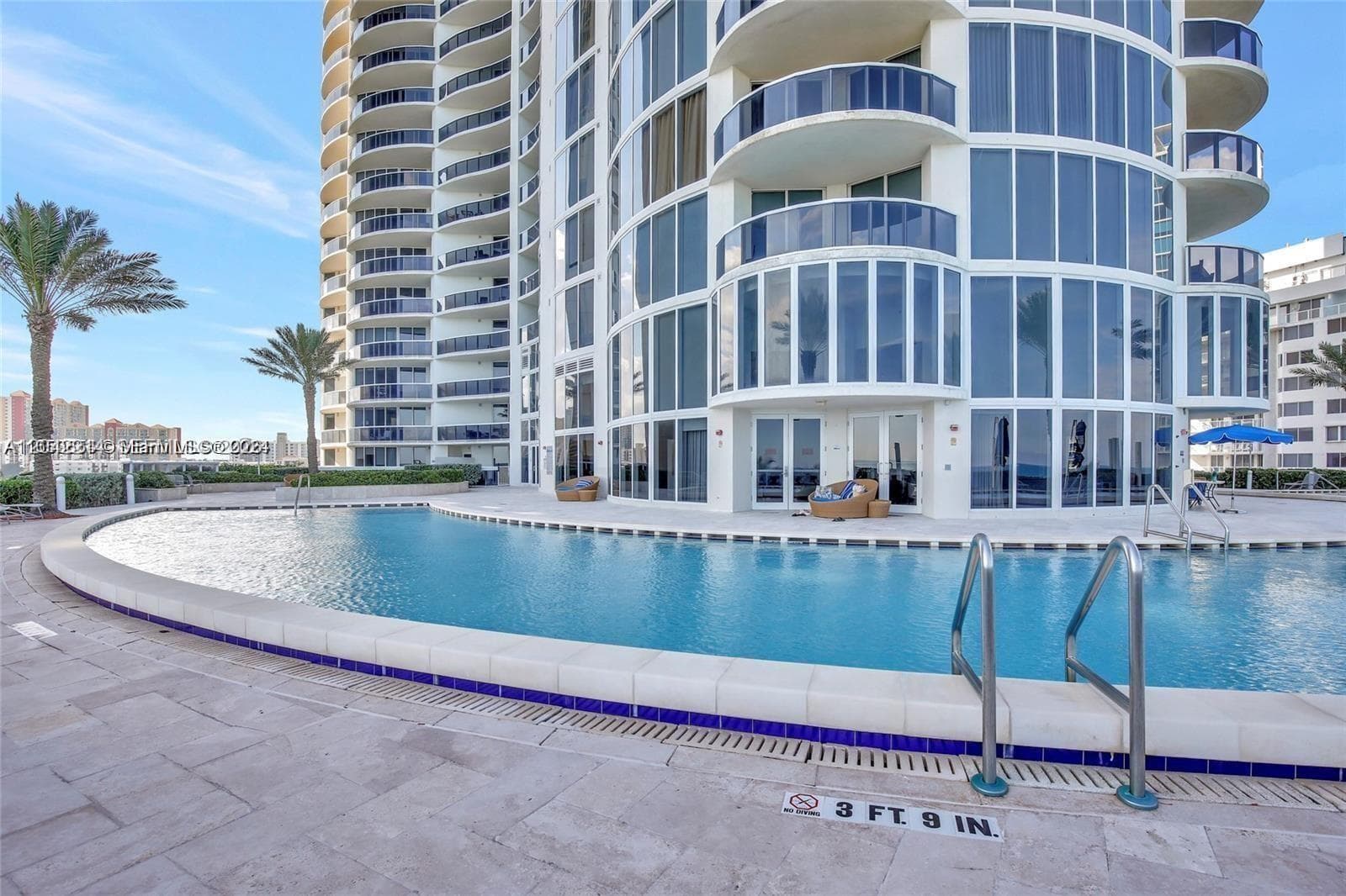 17201 Collins Ave+Den 803 photo 1