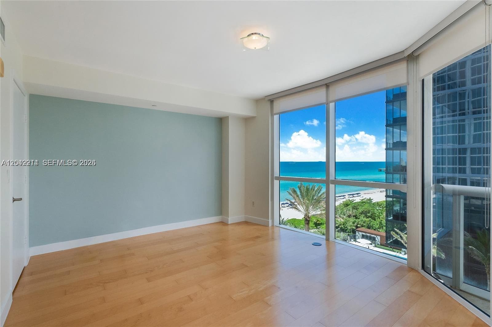 17201 Collins Ave+Den 803 photo 10