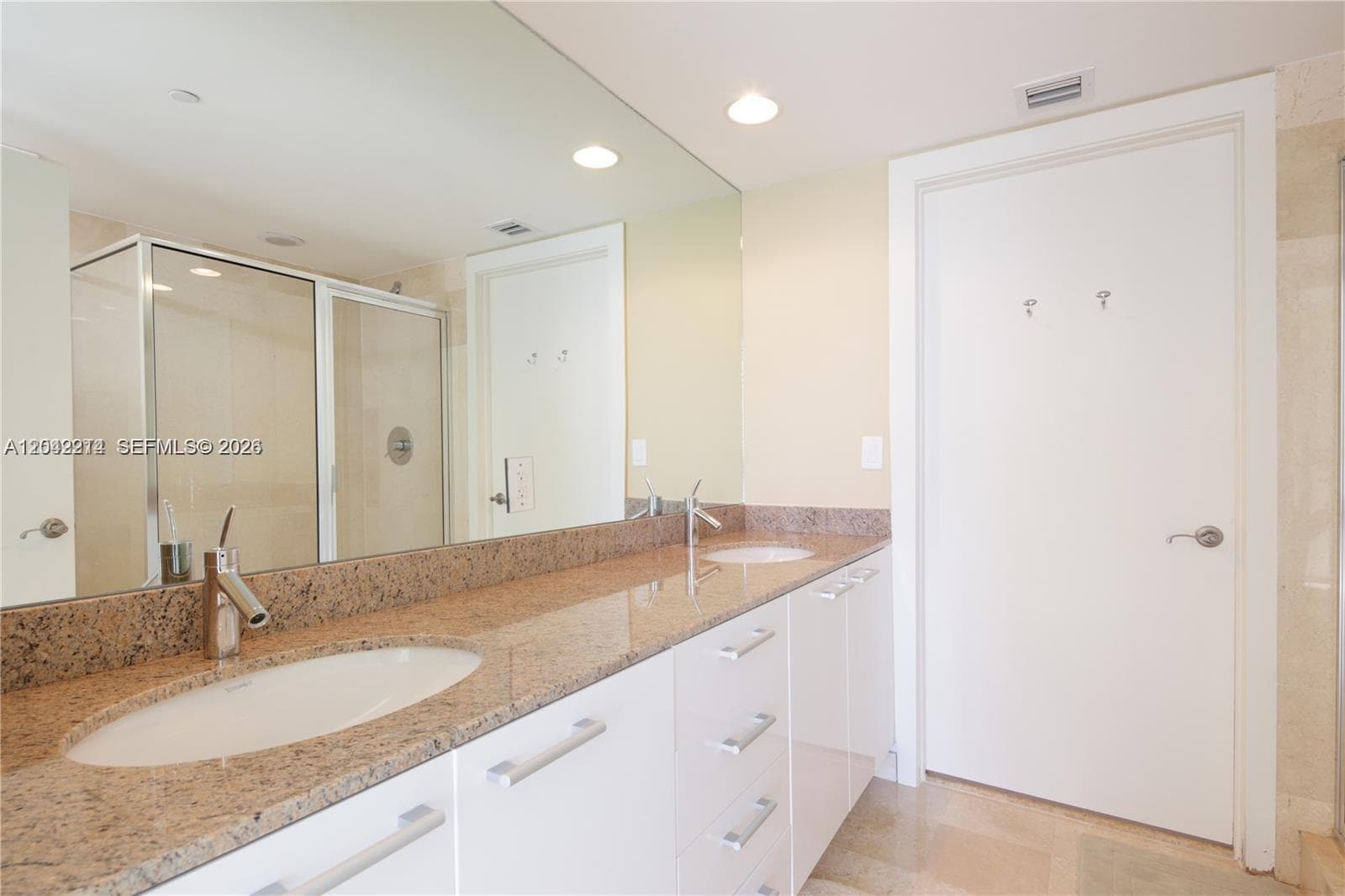 17201 Collins Ave+Den 803 photo 11