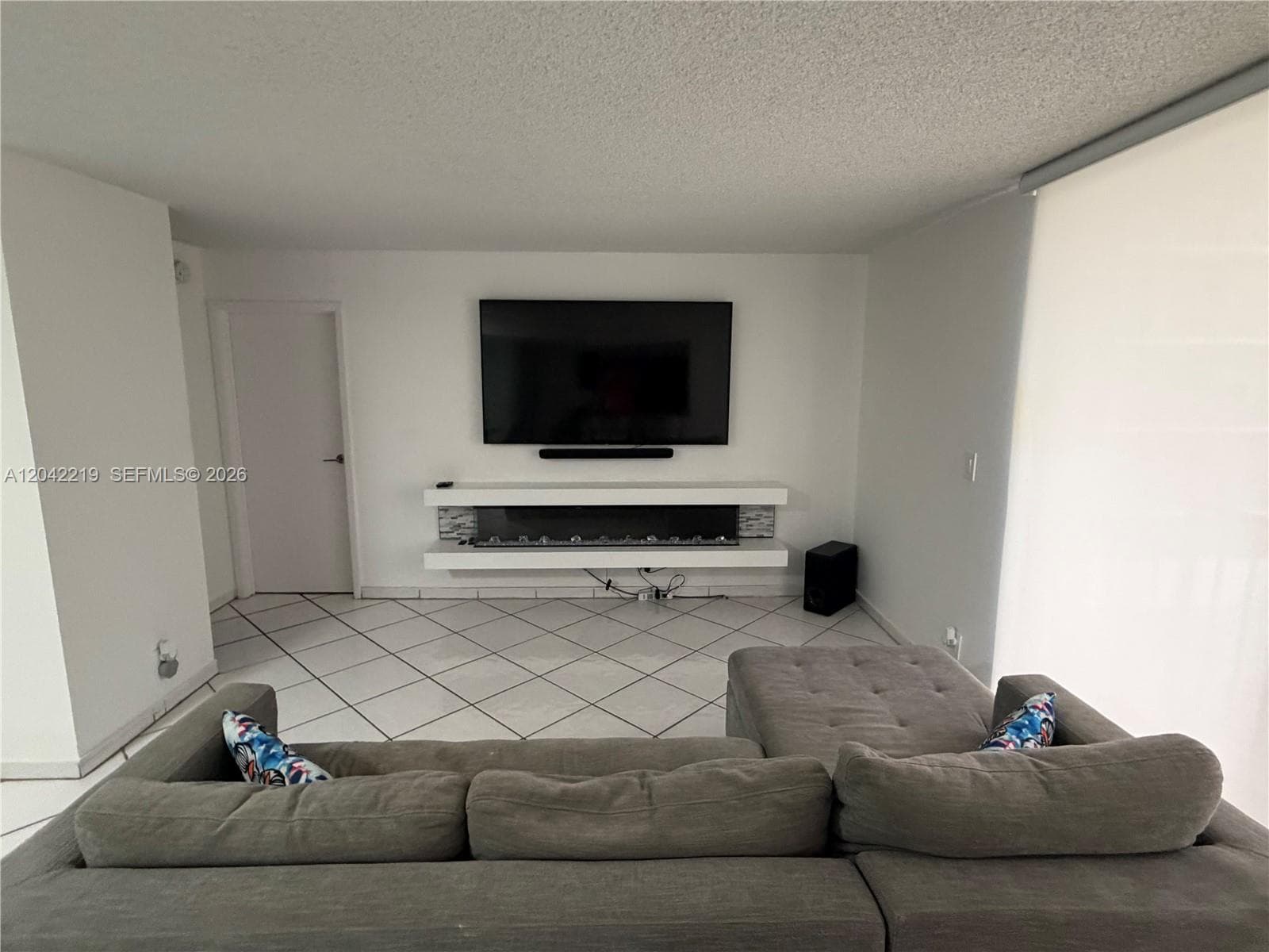 2625 Collins Ave 420 photo 5