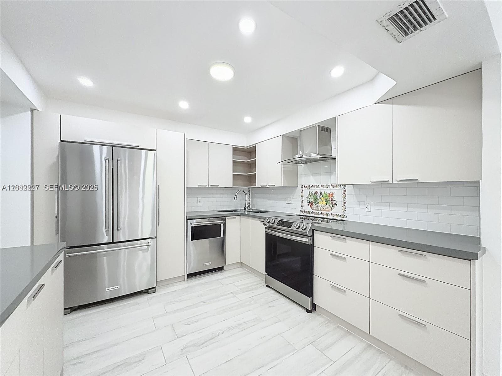 250 174th St 1211 photo 12