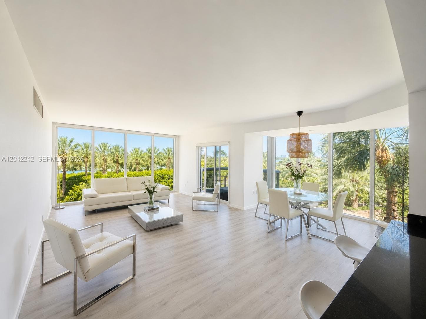 10275 Collins Ave 431 photo 2
