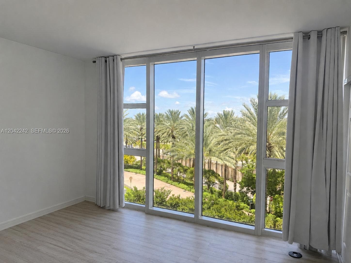 10275 Collins Ave 431 photo 6