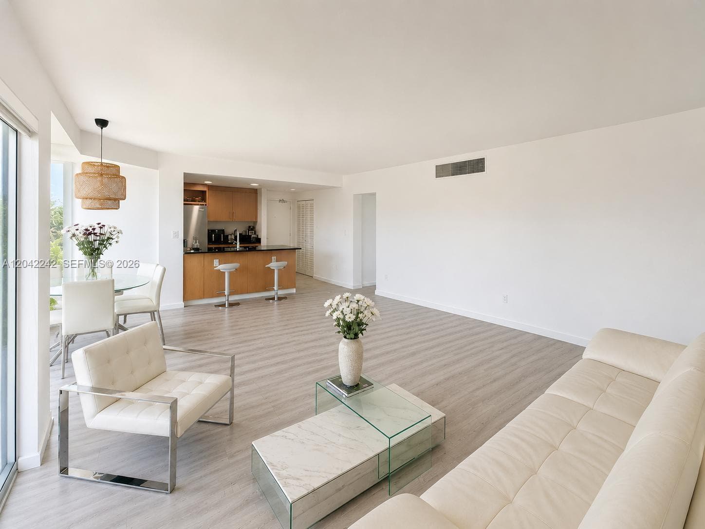 10275 Collins Ave 431 photo 4