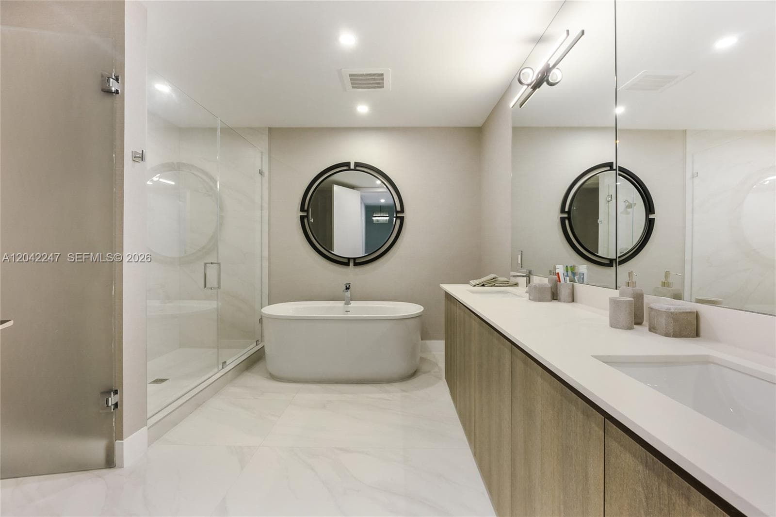 17550 Collins Ave 702 photo 12