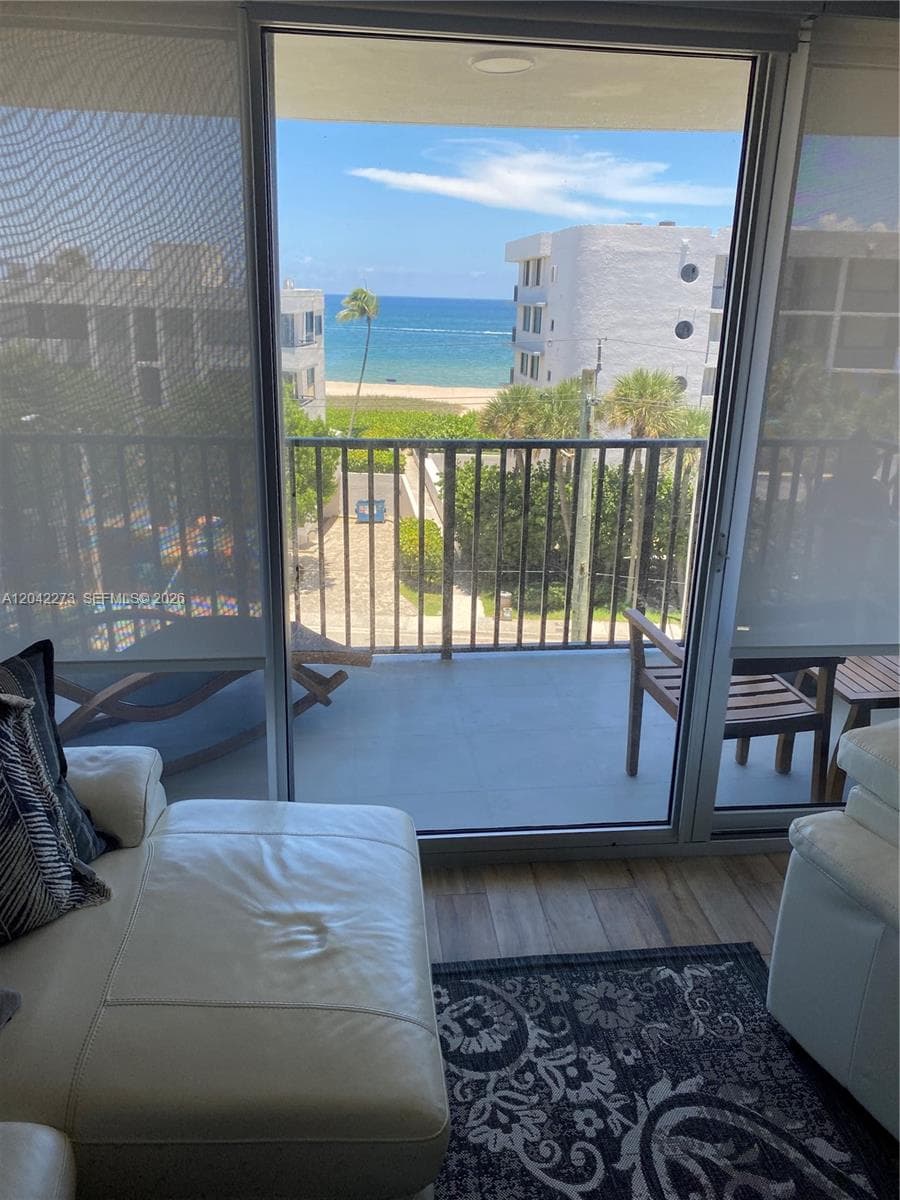 531 N ocean 611 photo 5