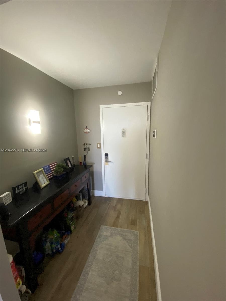 531 N ocean 611 photo 14