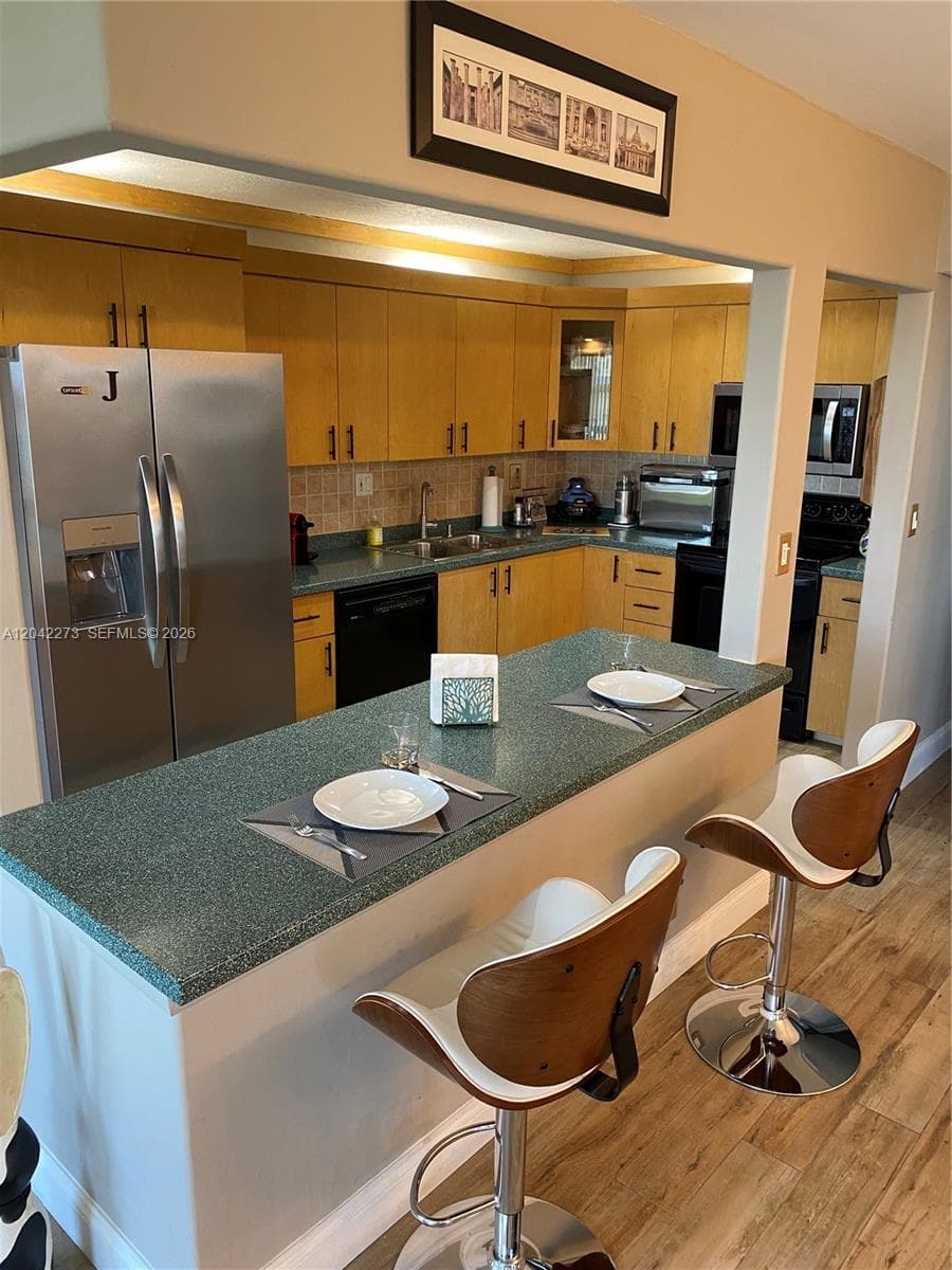 531 N ocean 611 photo 8