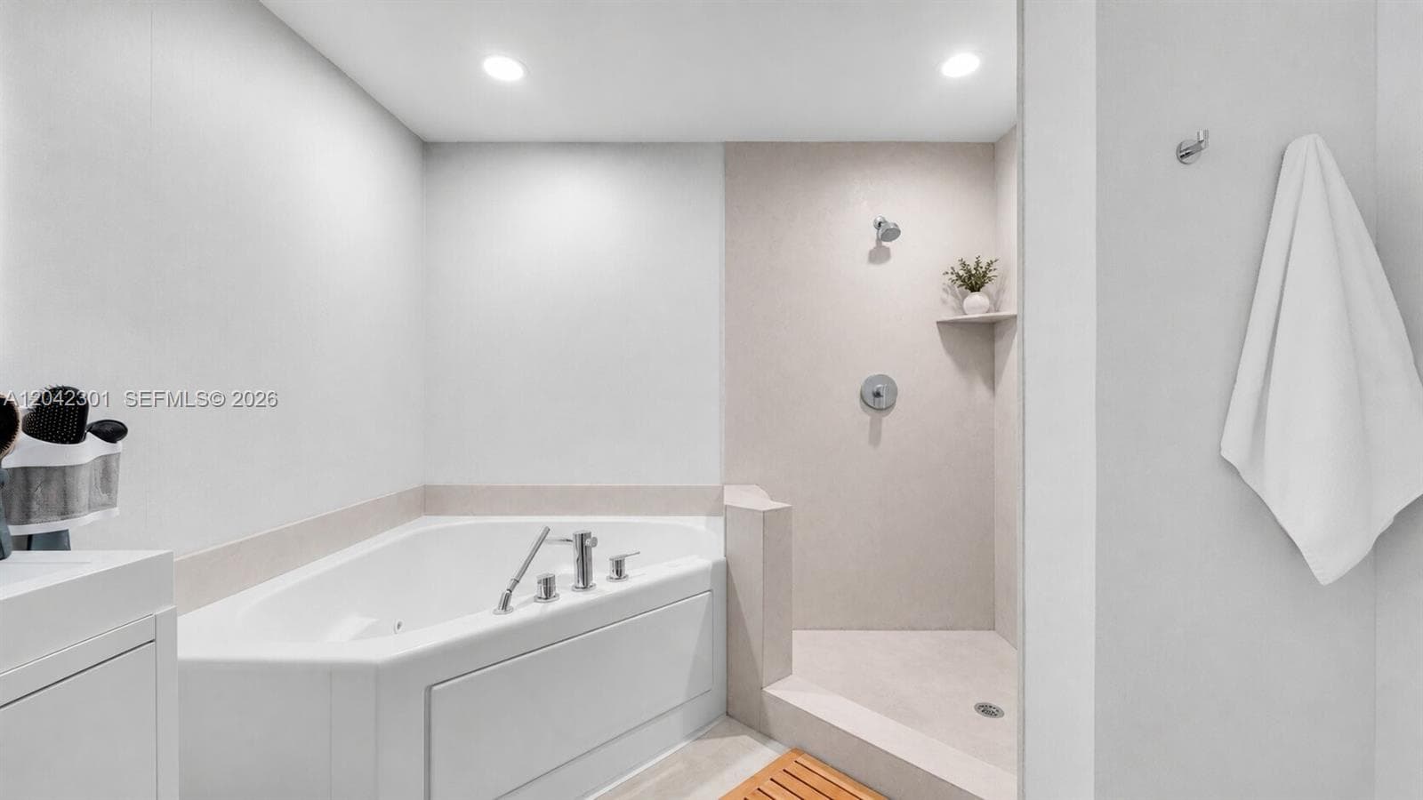 3029 NE 188th St 822 photo 16