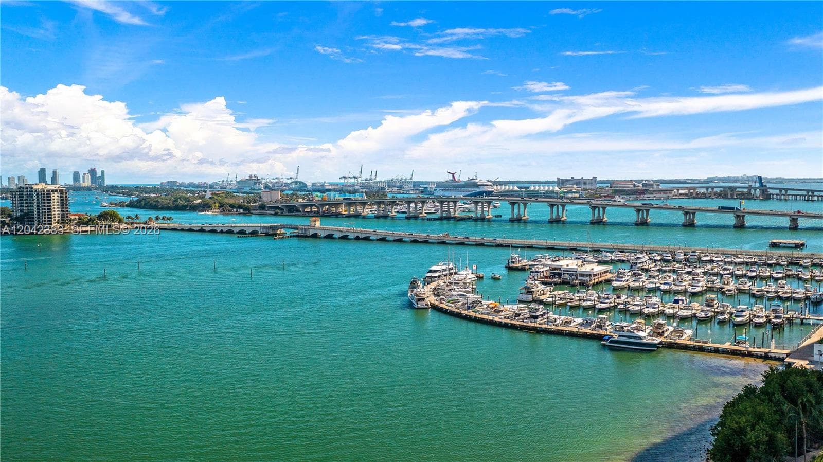 1750 N Bayshore Dr 5212 photo 20