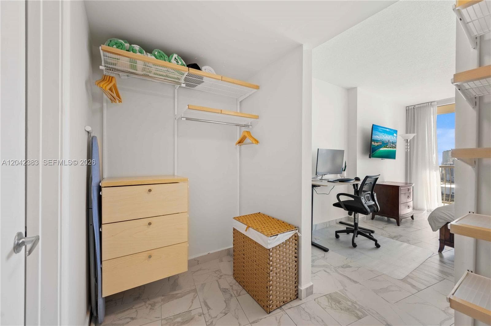 1750 N Bayshore Dr 5212 photo 10