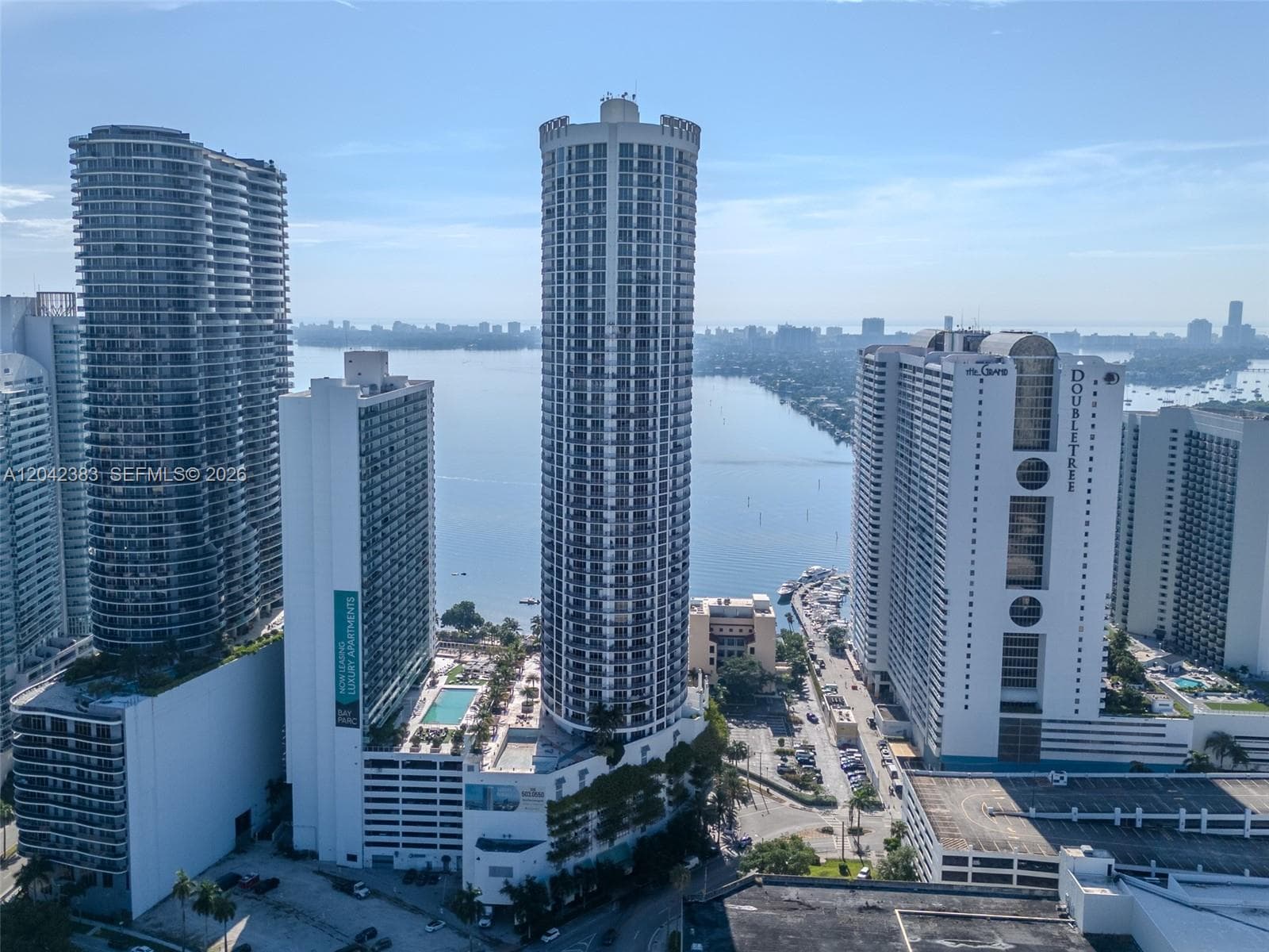 1750 N Bayshore Dr 5212 photo 18
