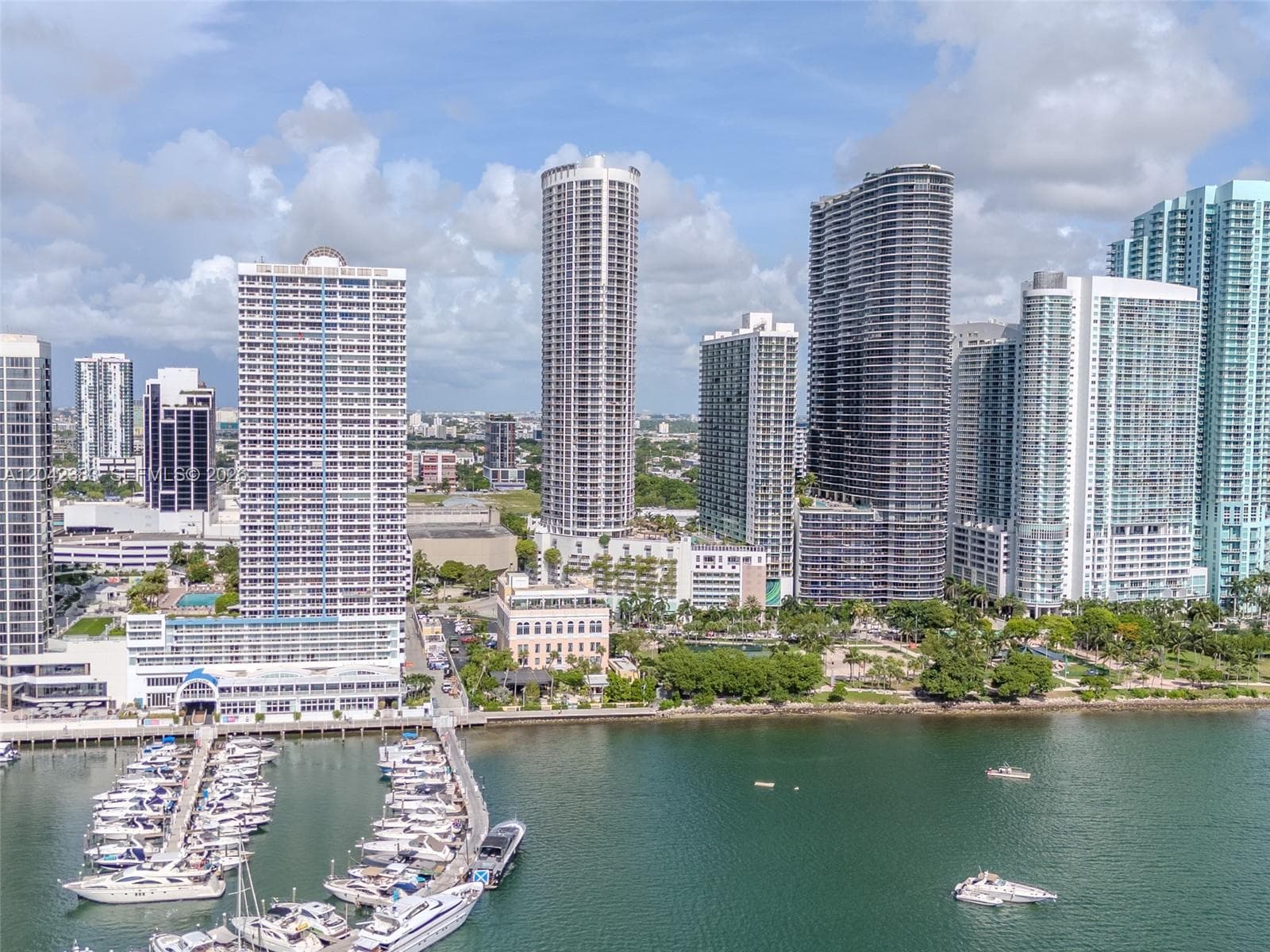 1750 N Bayshore Dr 5212 photo 15