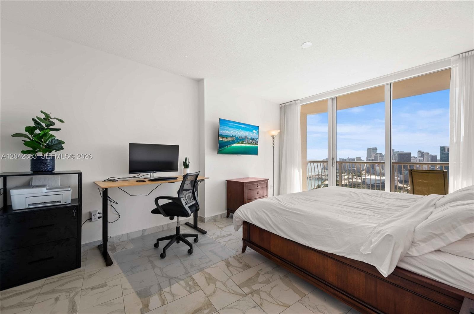 1750 N Bayshore Dr 5212 photo 4