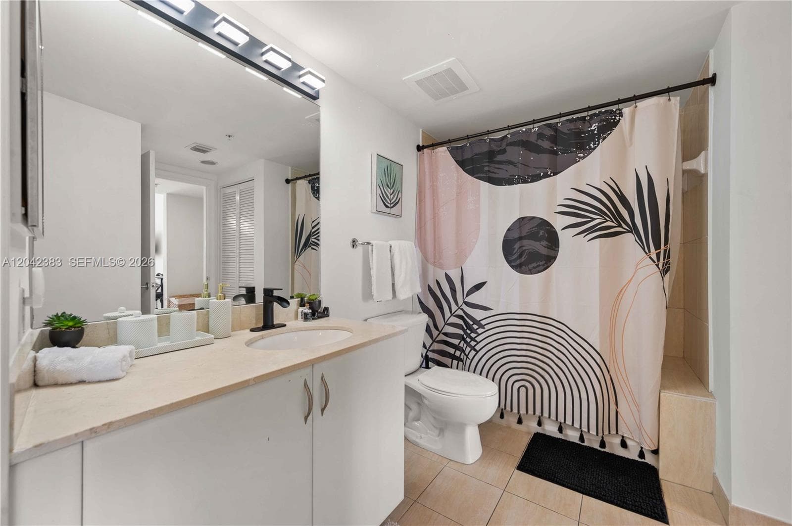 1750 N Bayshore Dr 5212 photo 8