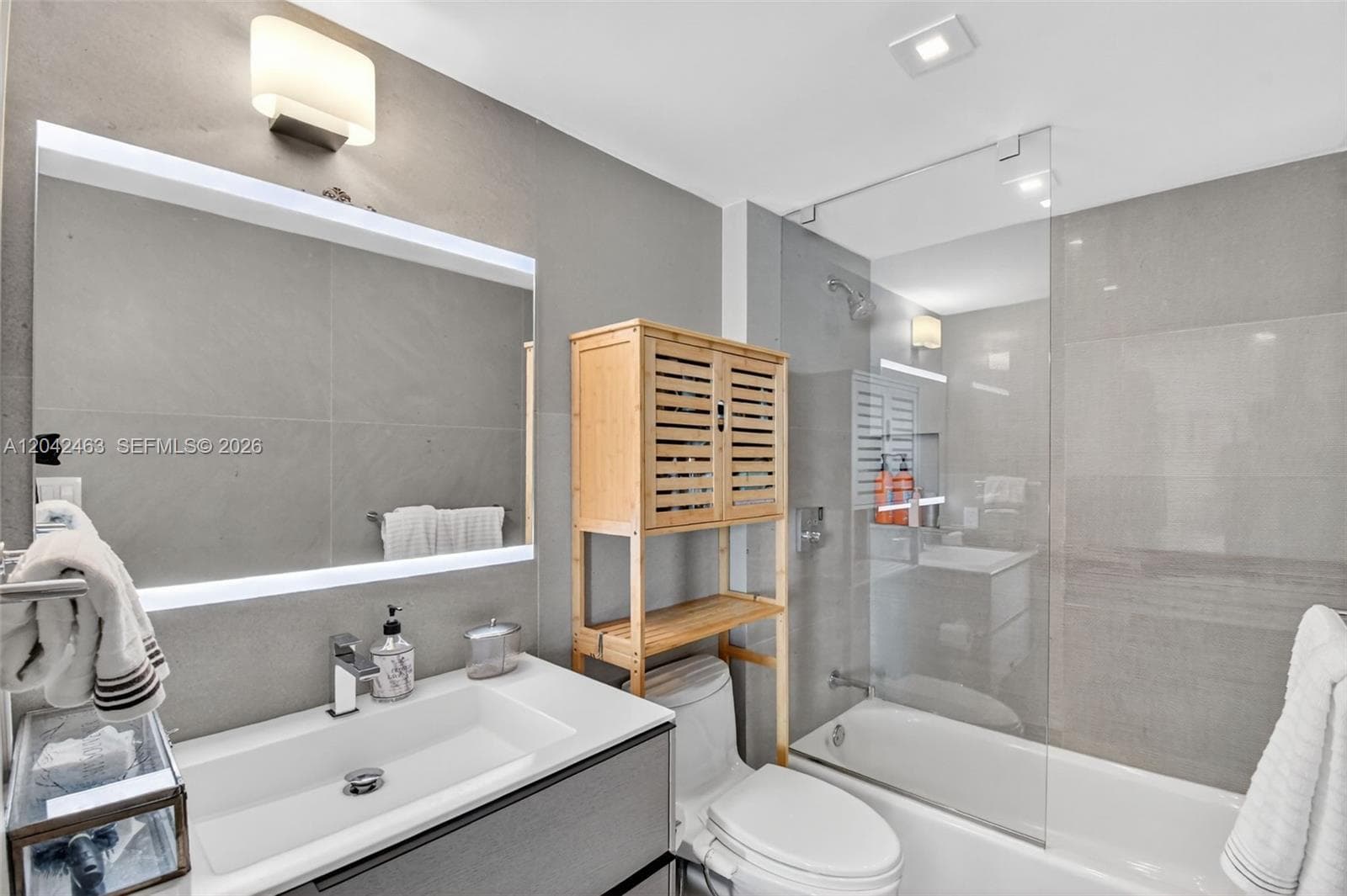 18671 Collins Ave 1401 photo 23