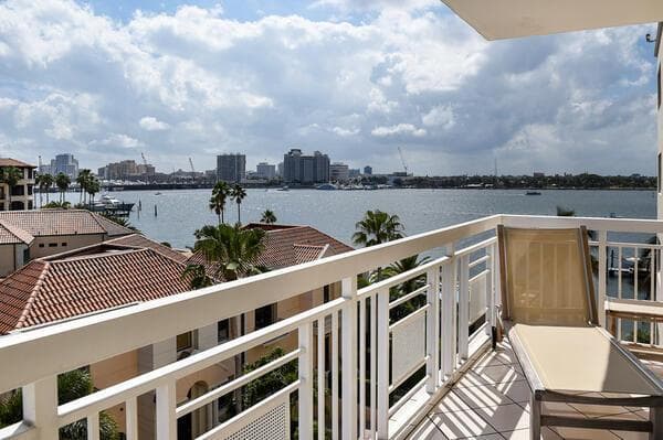 250 Bradley Place 609 photo 8