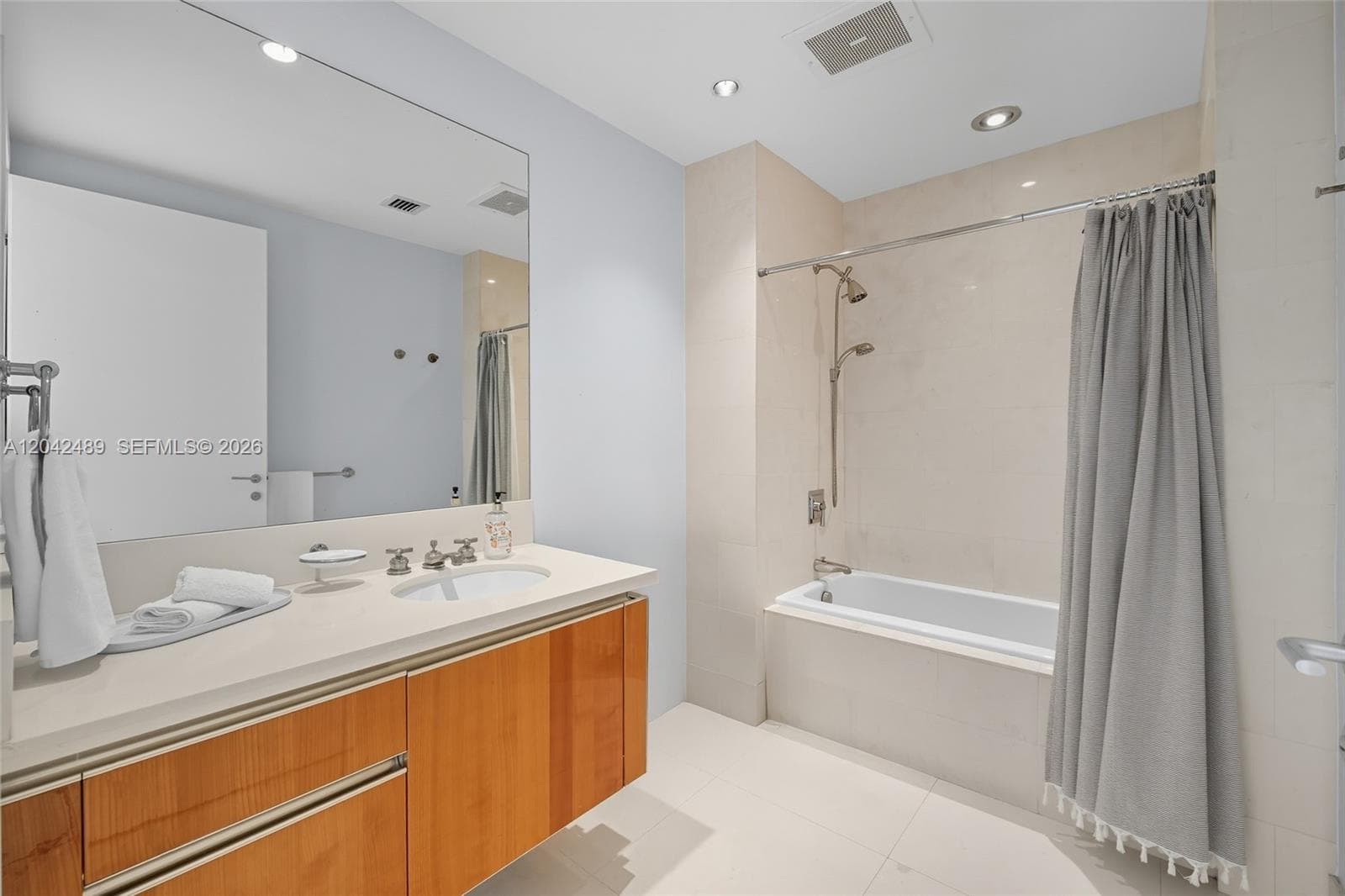 7141 Fisher Island Dr 7141 photo 25