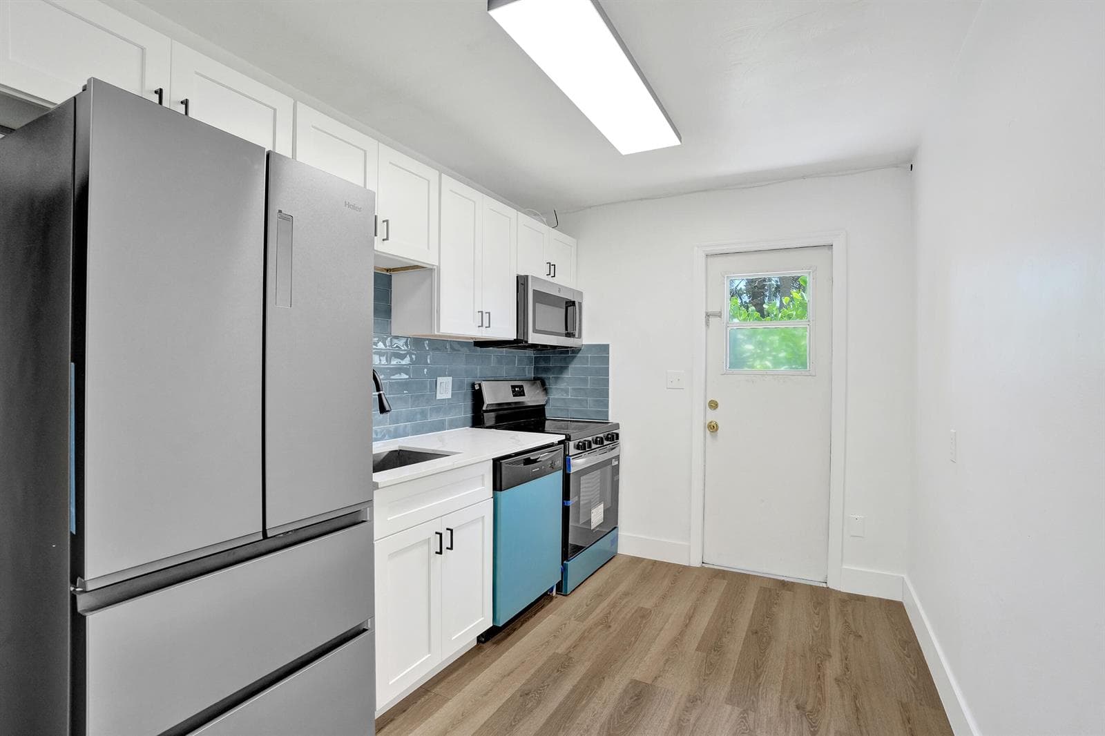 2020 NE 15th Street photo 8