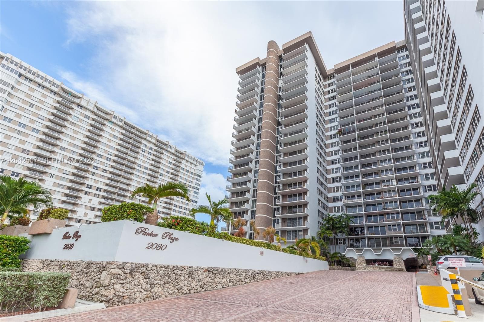 2030 S Ocean Dr 412 photo 1