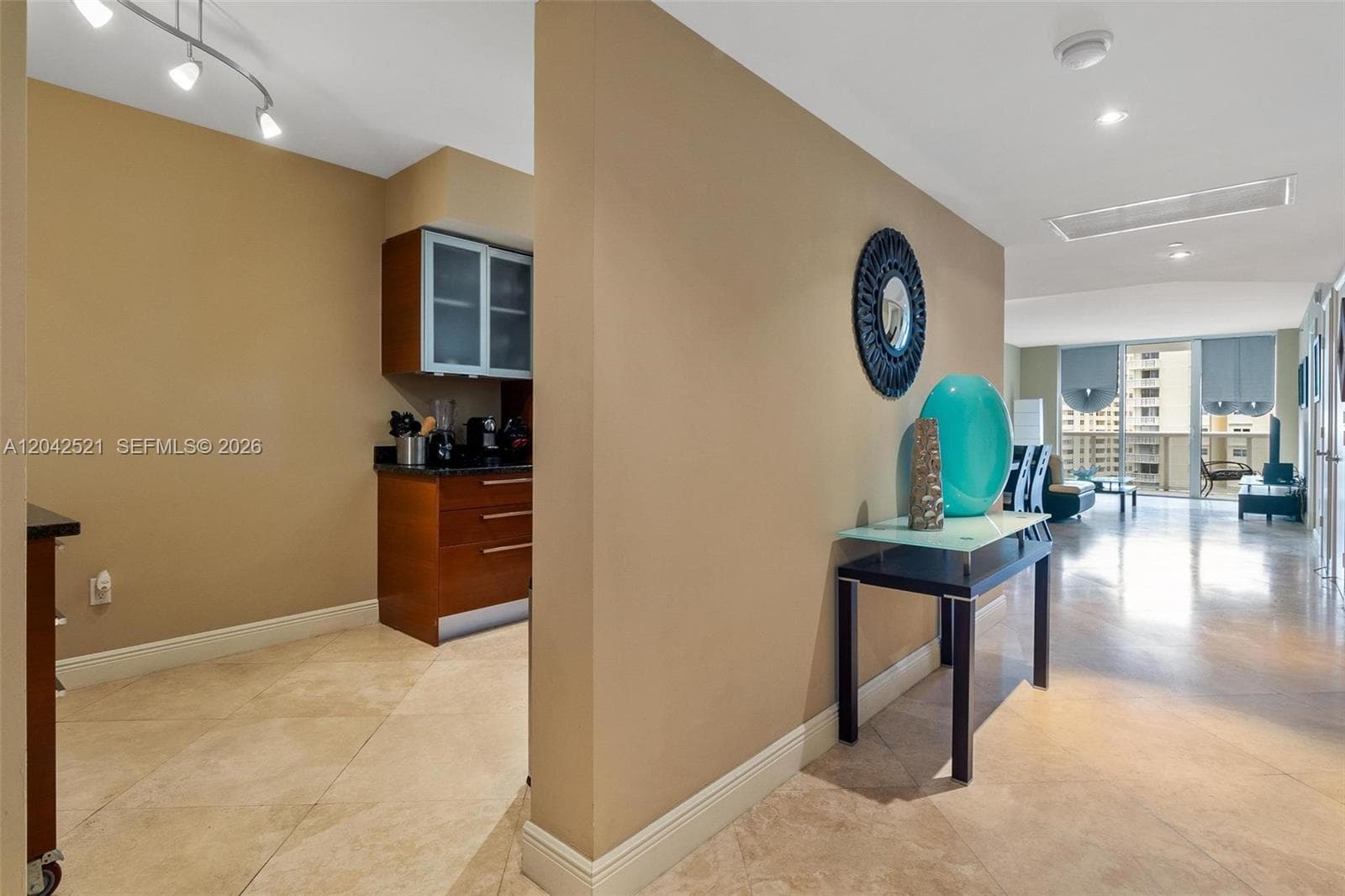 1800 S Ocean Dr 608 photo 2
