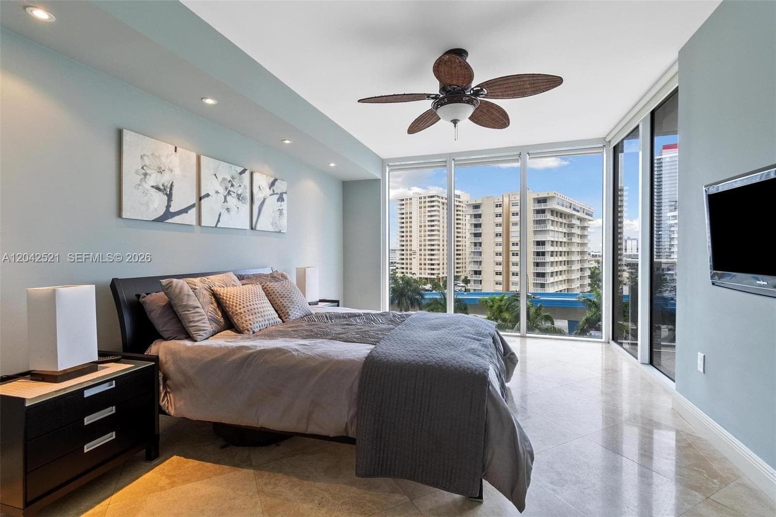 1800 S Ocean Dr 608 photo 13
