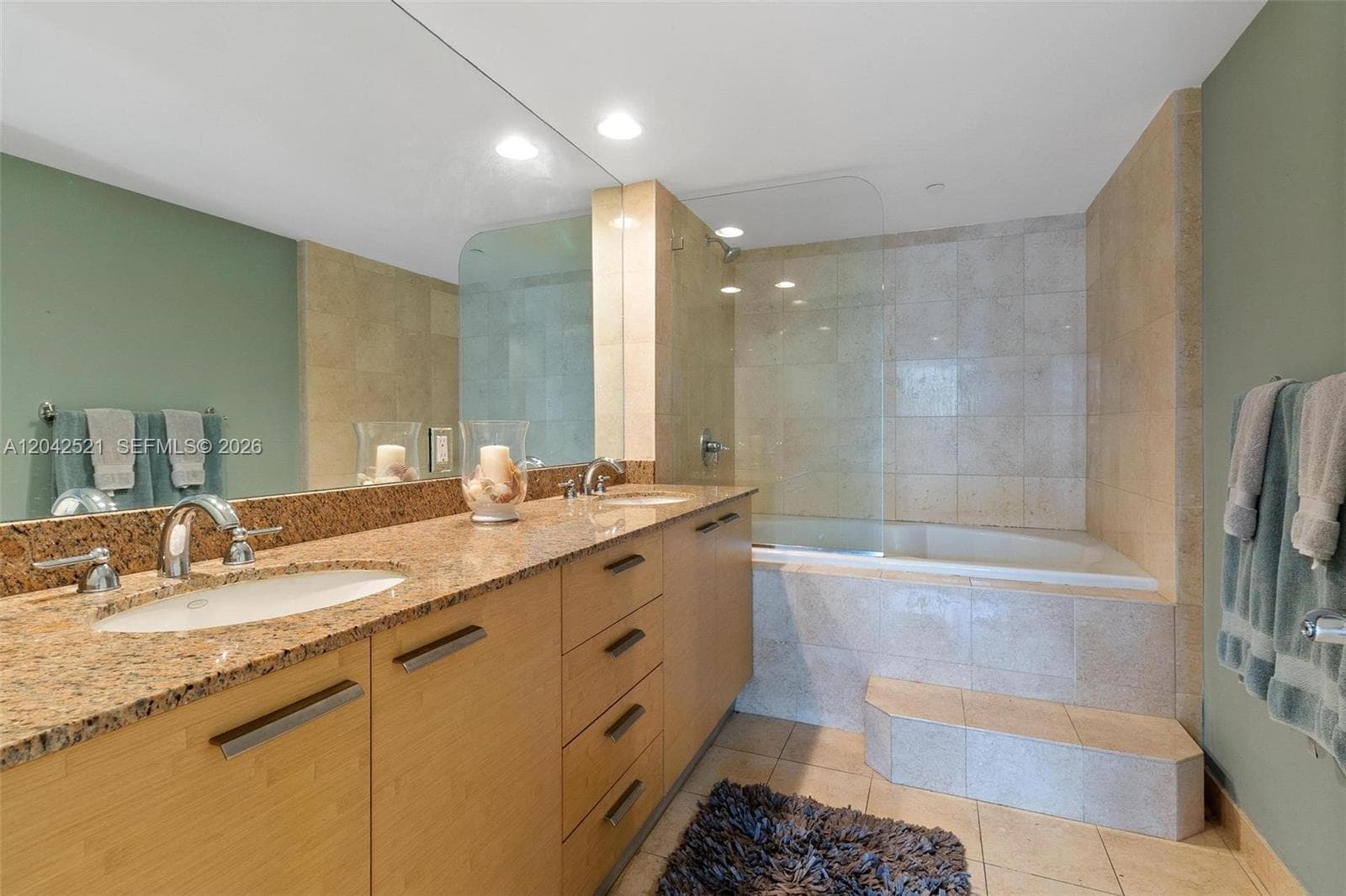 1800 S Ocean Dr 608 photo 16