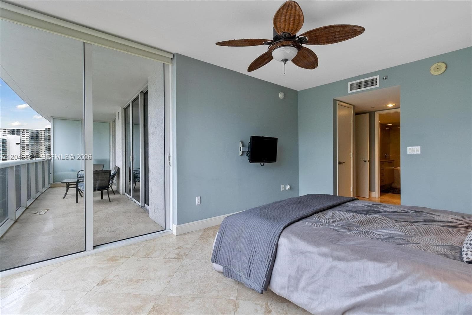 1800 S Ocean Dr 608 photo 12