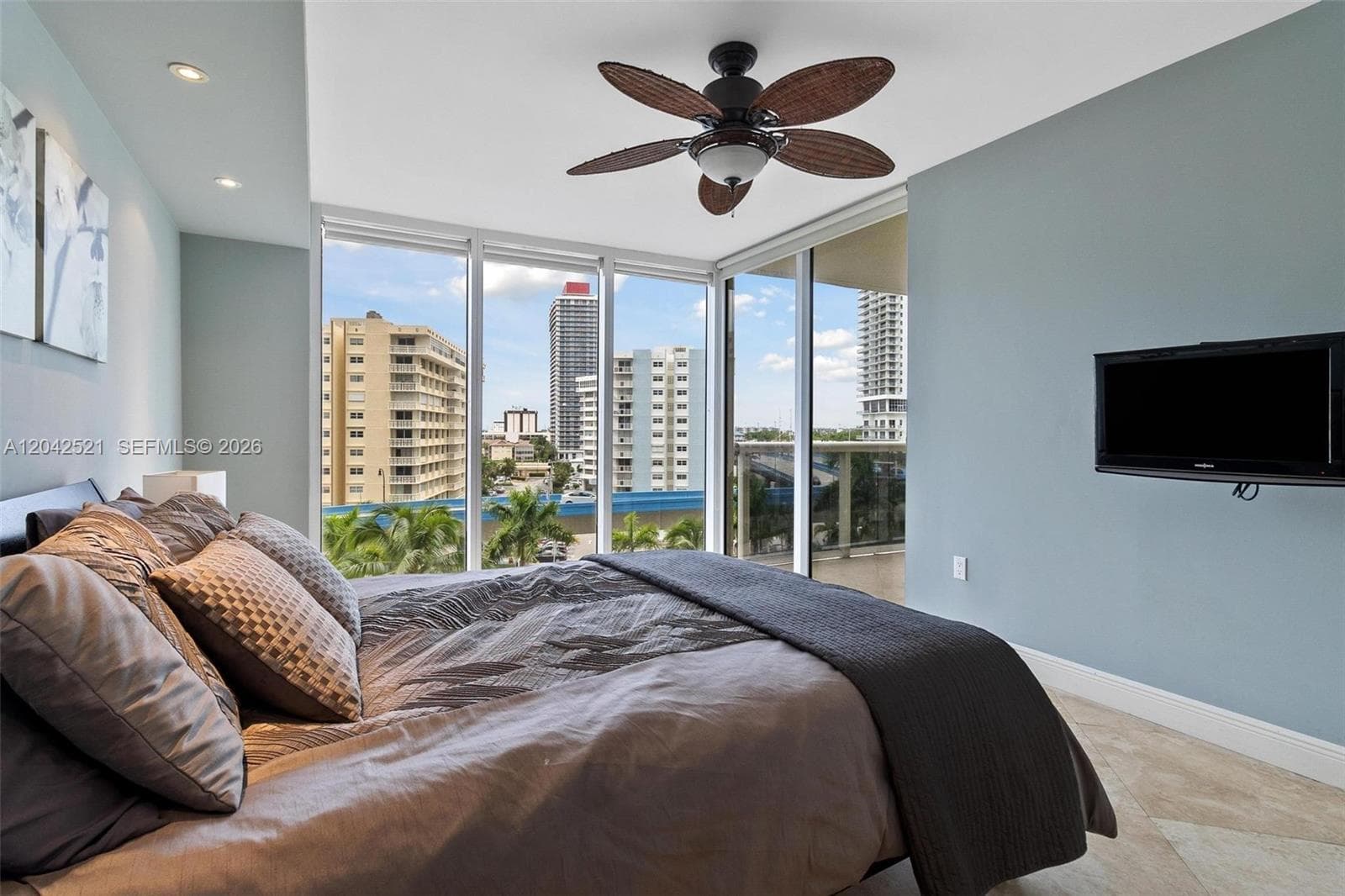 1800 S Ocean Dr 608 photo 14