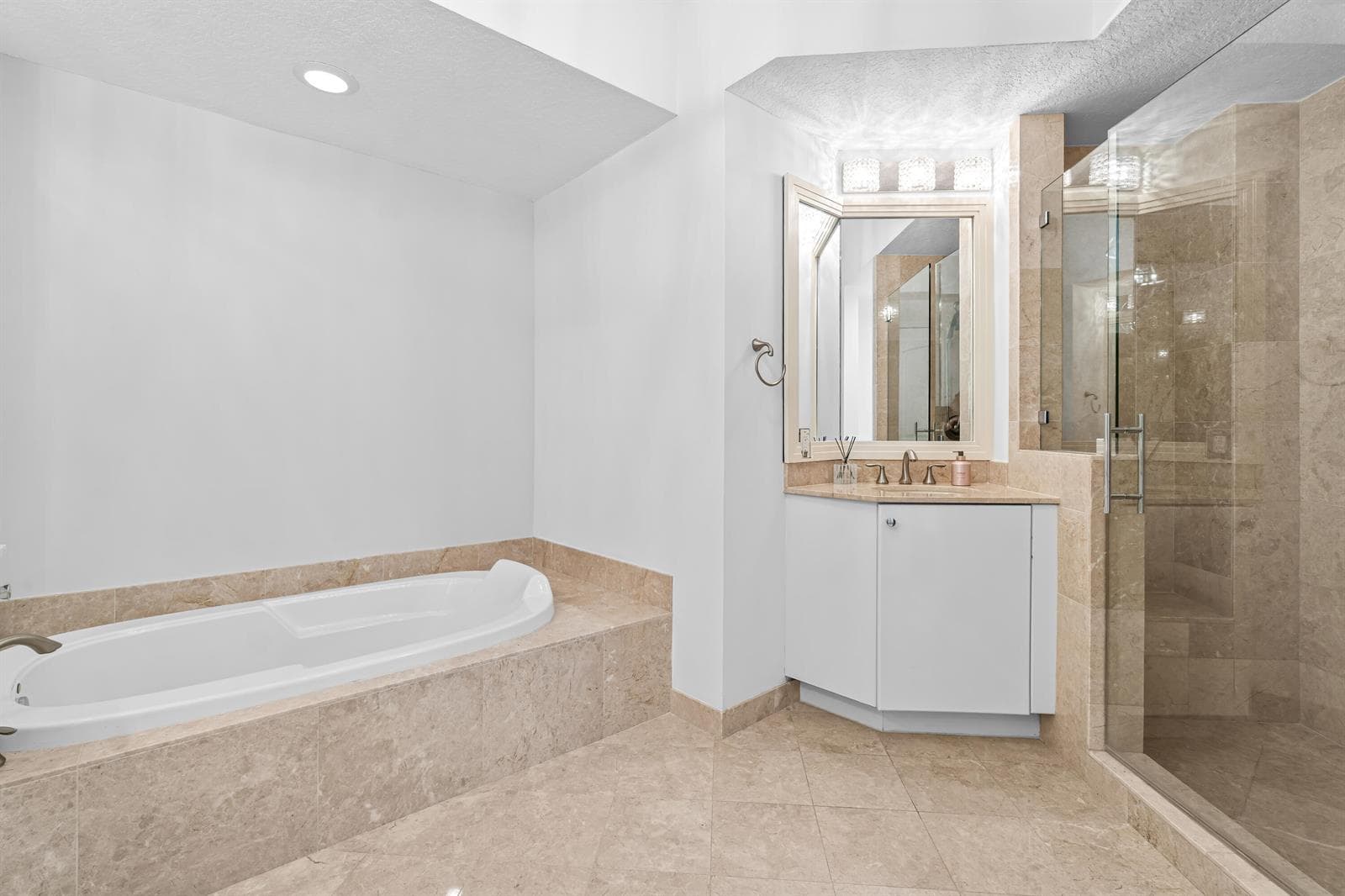 701 S Olive Avenue 1204 photo 21