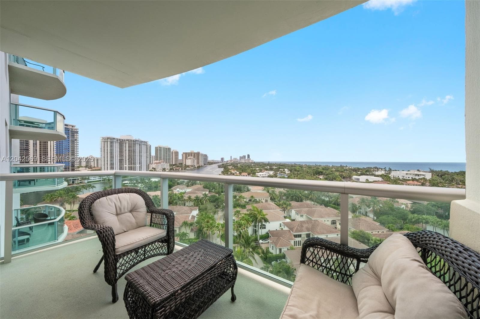 19380 Collins Ave 1224 photo 2