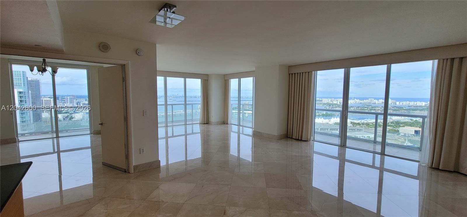 50 Biscayne Blvd 5202 photo 7