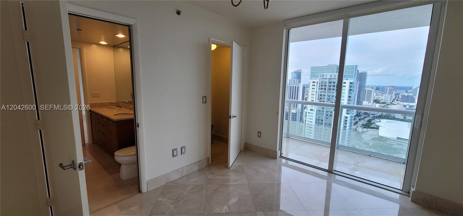 50 Biscayne Blvd 5202 photo 24
