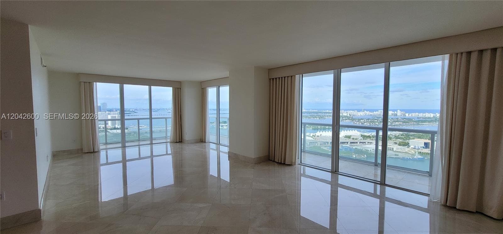 50 Biscayne Blvd 5202 photo 8