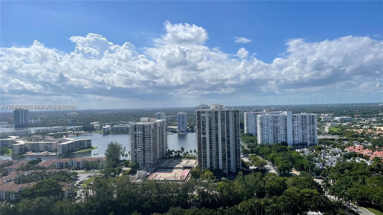7000 Island Blvd 2809 photo 5