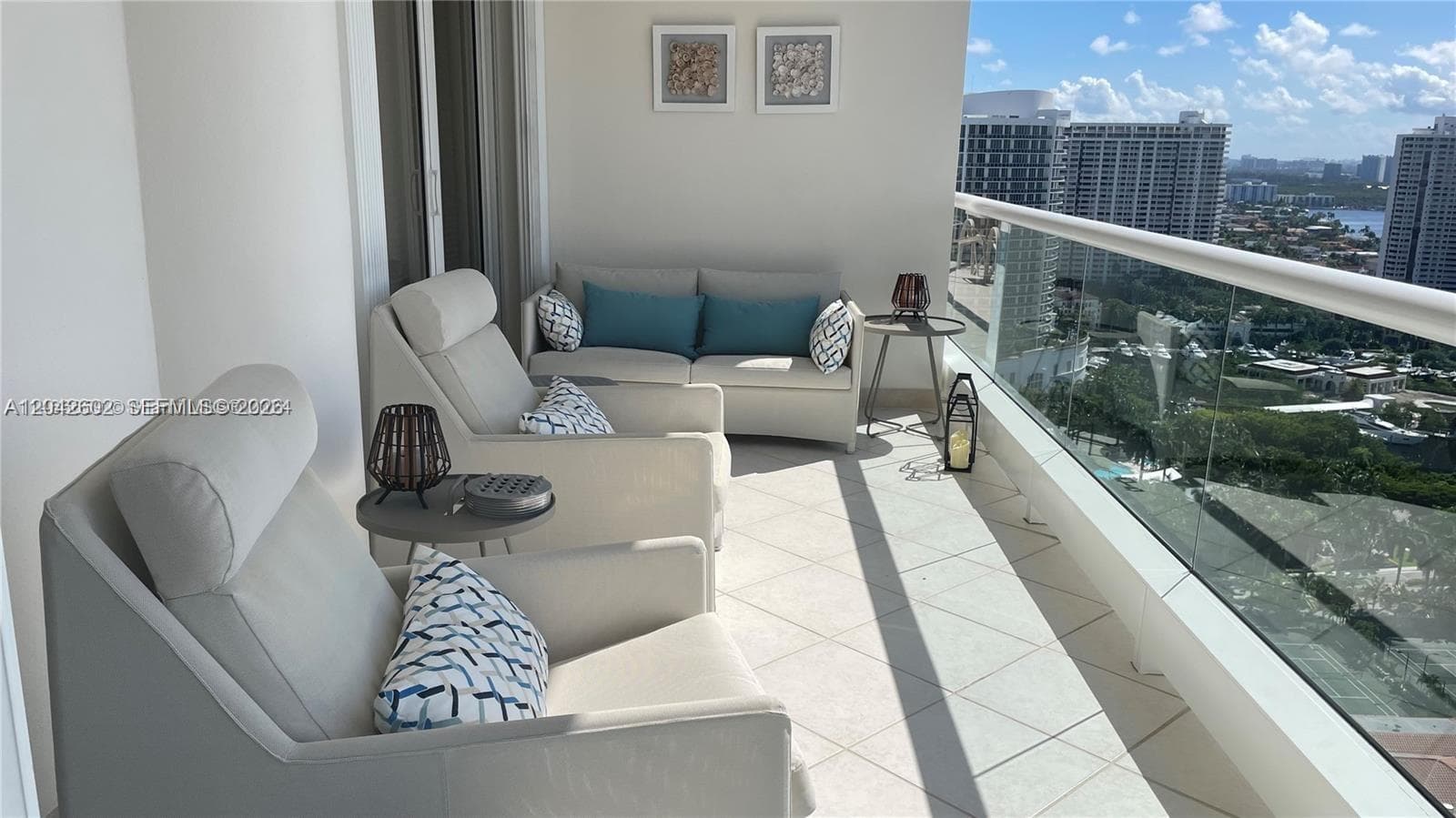 7000 Island Blvd 2809 photo 4
